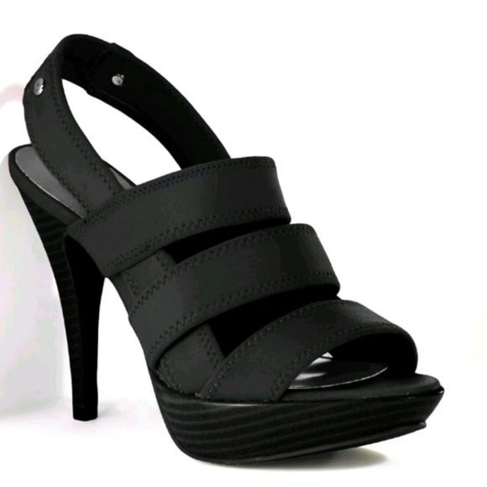 Simply Vera Wang Black Pump Heels